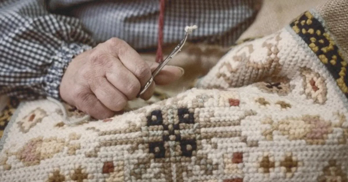 History and Tradition: The Arraiolos Carpet - Mercado Alentejano